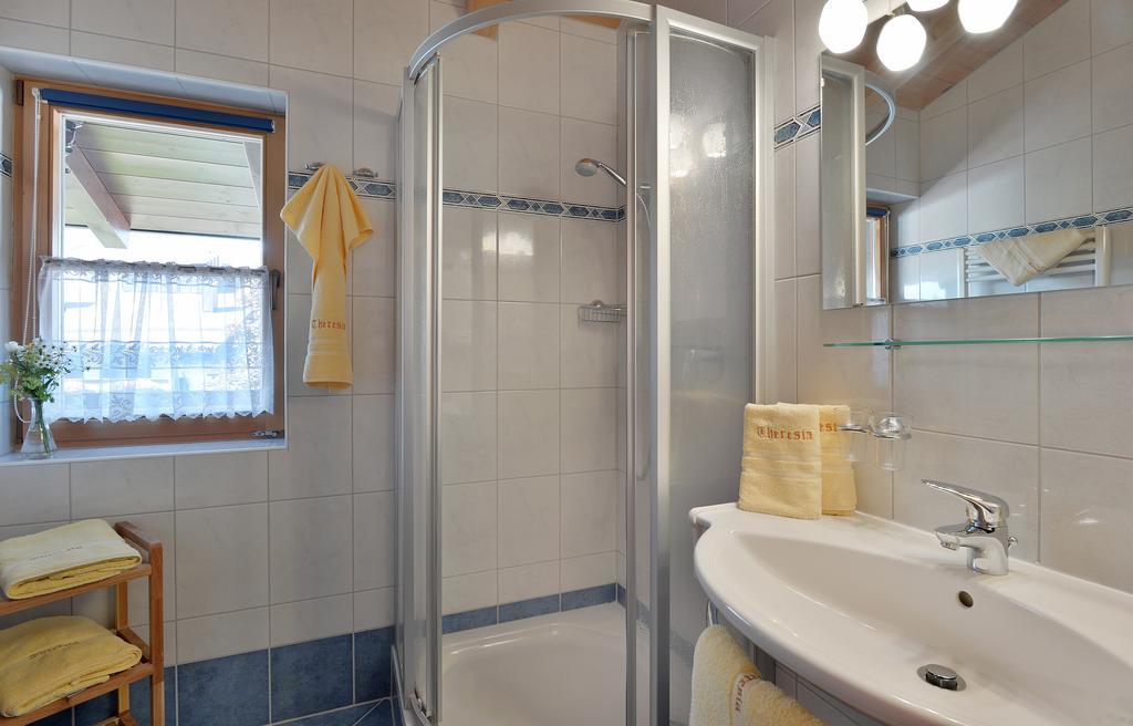 Hotel Theresia Garni Sankt Johann in Tirol Oda fotoğraf